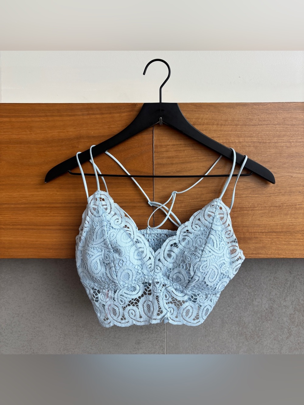 NWOT Victoria's Secret Pink Light blue lace bralette, Size M